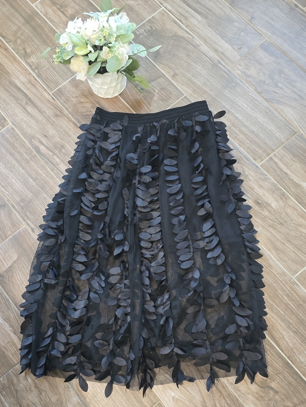 Women's Black Leaf-Appliqué Midi Skirt